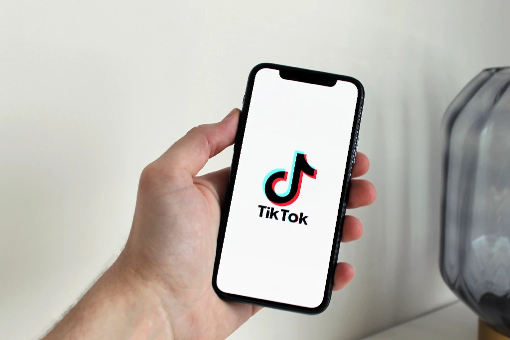Minh họa 1GB lướt được bao nhiêu phút TikTok thực tế