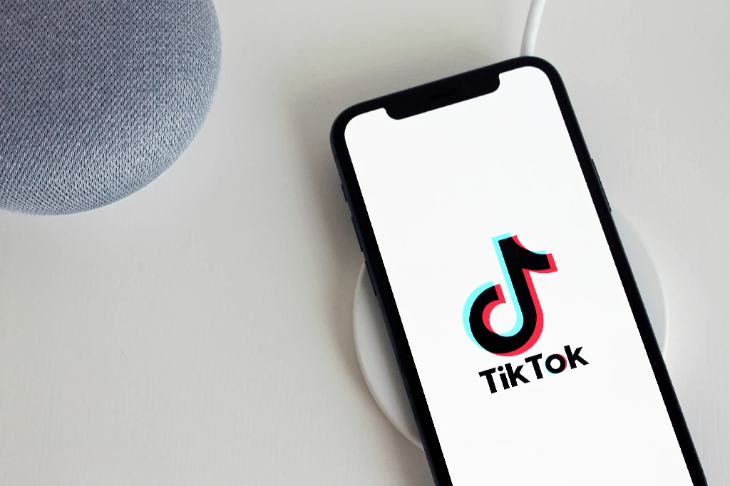 Thao tác kích hoạt tính năng tiết kiệm dữ liệu trên ứng dụng