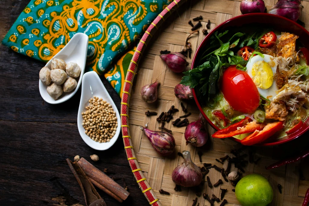 Khám phá văn hóa ẩm thực đặc sắc khi tìm hiểu ăn gì ở Indonesia