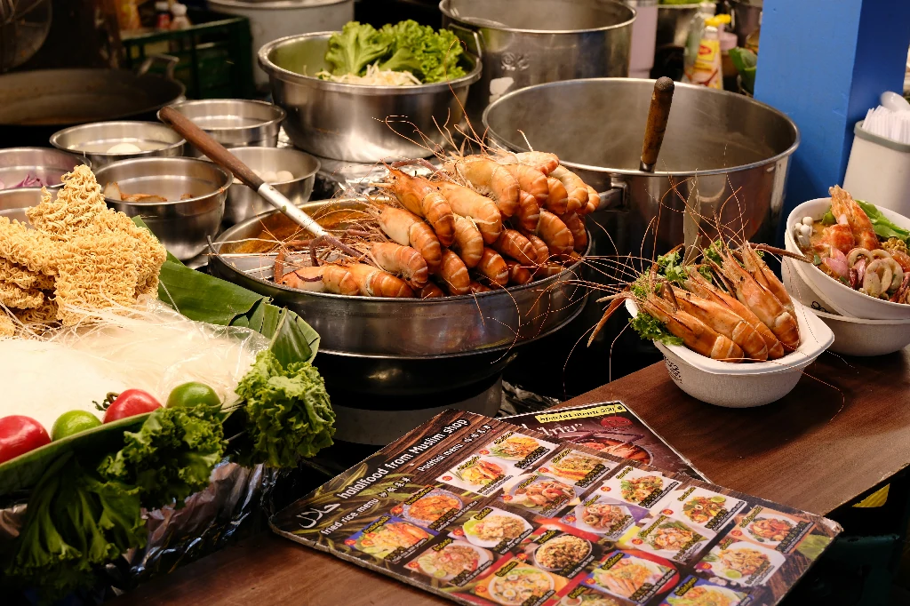 Món Som Tum gỏi đu đủ chua cay đặc sản Thái Lan