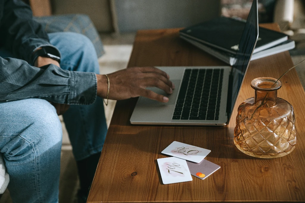 Chuẩn bị mã số hồ sơ để tra cứu visa online