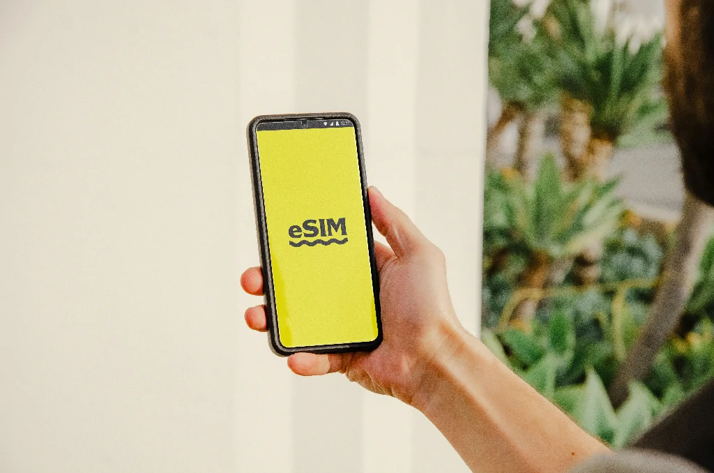 Checklist kích hoạt eSIM khi hạ cánh nước ngoài