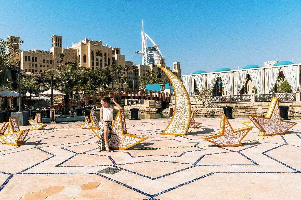 Sử dụng eSIM du lịch Dubai tiết kiệm chi phí