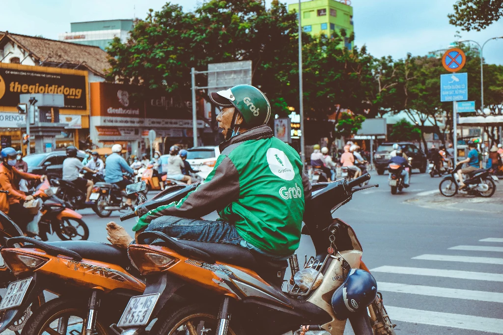 Sử dụng GrabChat để nhắn tin cho tài xế khi dùng eSIM