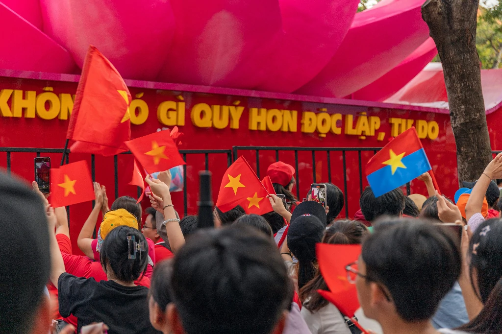 Lợi ích khi cài đặt eSIM trước tại Việt Nam