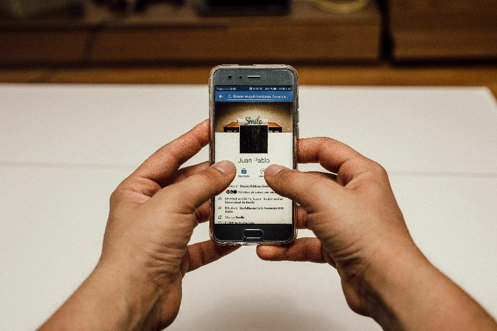 Quét mã QR kích hoạt eSIM