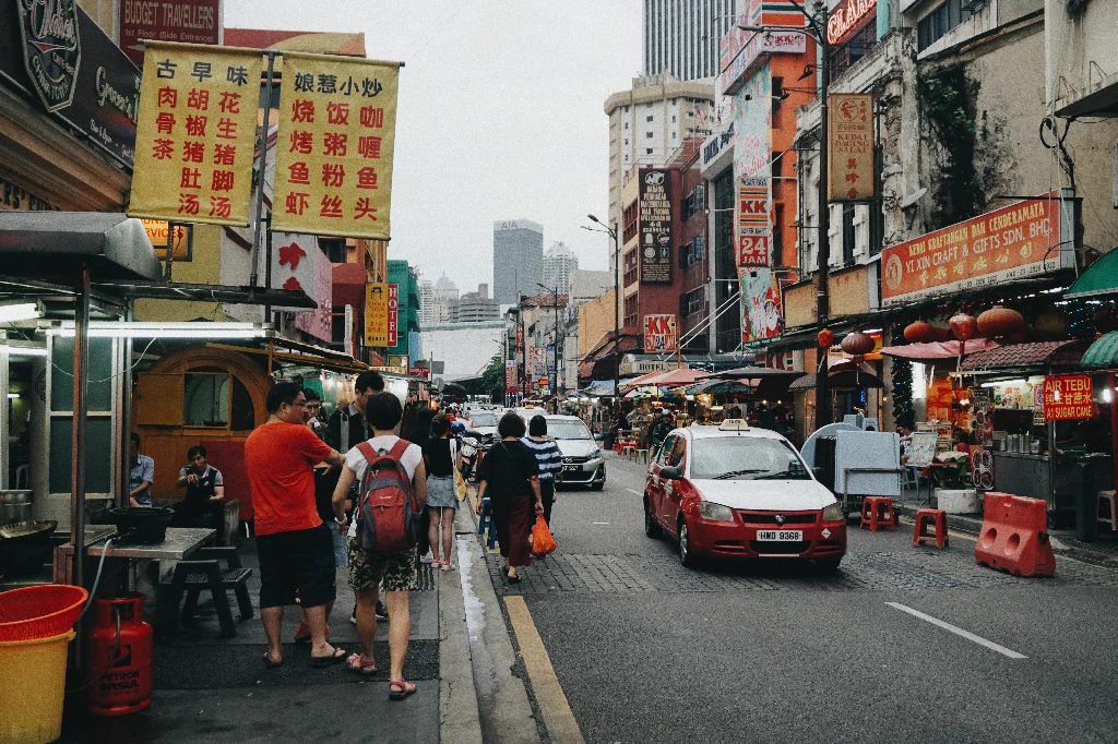 Sử dụng eSIM du lịch giúp chuyến đi Singapore Malaysia thuận tiện