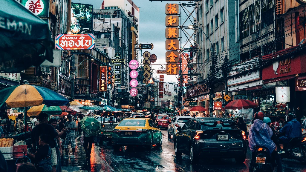 Sử dụng ứng dụng bản đồ và eSIM du lịch tại Thái Lan