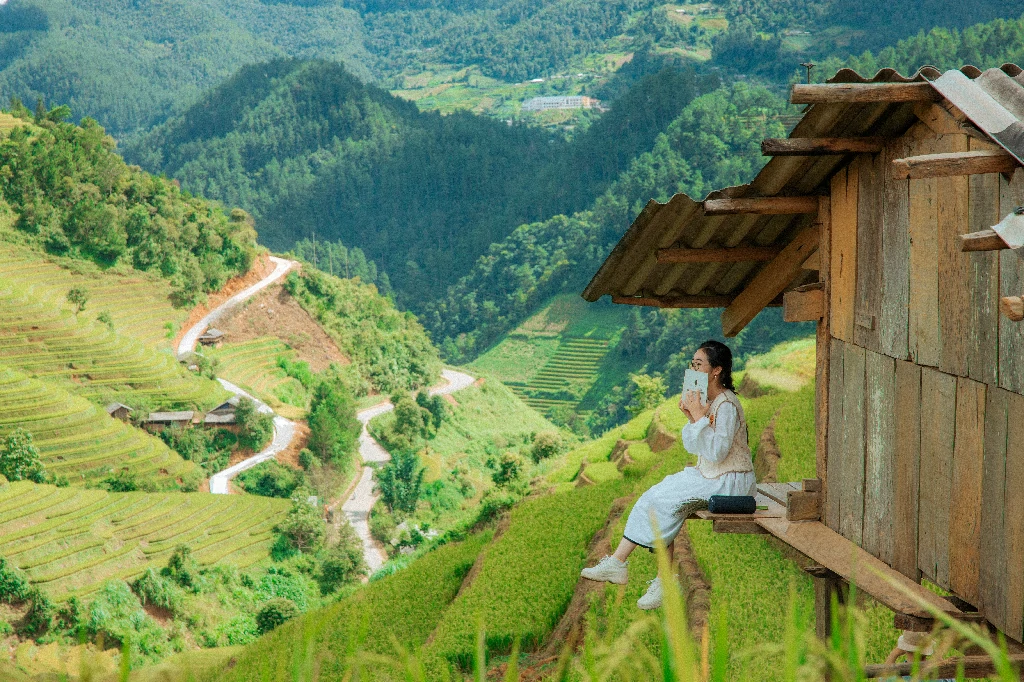 Ghi chép chi tiêu du lịch hàng ngày trên ứng dụng điện thoại