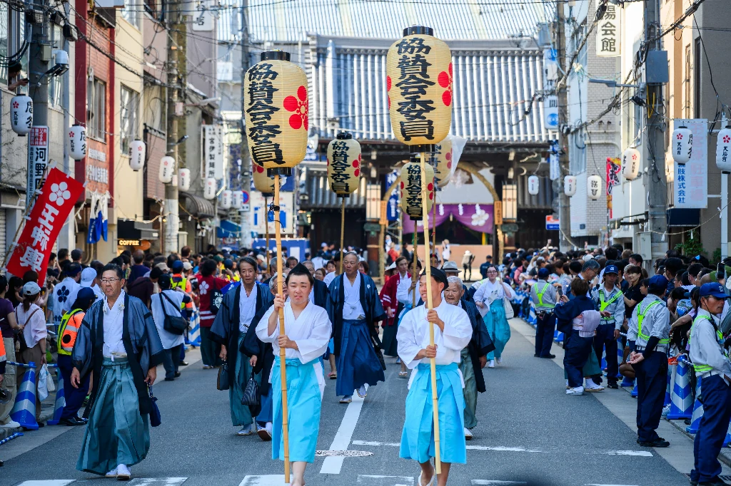 Du khách mặc trang phục Yukata tham gia sự kiện