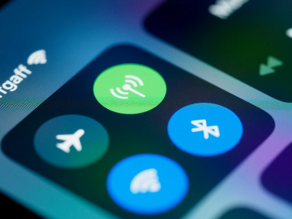 Cài đặt Low Data Mode cho eSIM iPhone