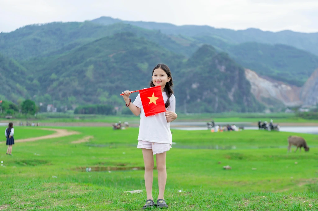 Trẻ rèn luyện tính tự lập khi tham gia các hoạt động hè tại nước ngoài