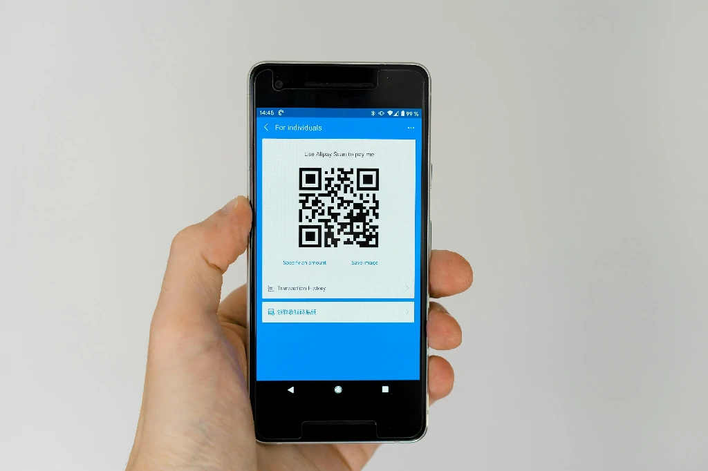 Hình ảnh minh họa cơ chế nhận mã QR eSIM qua email