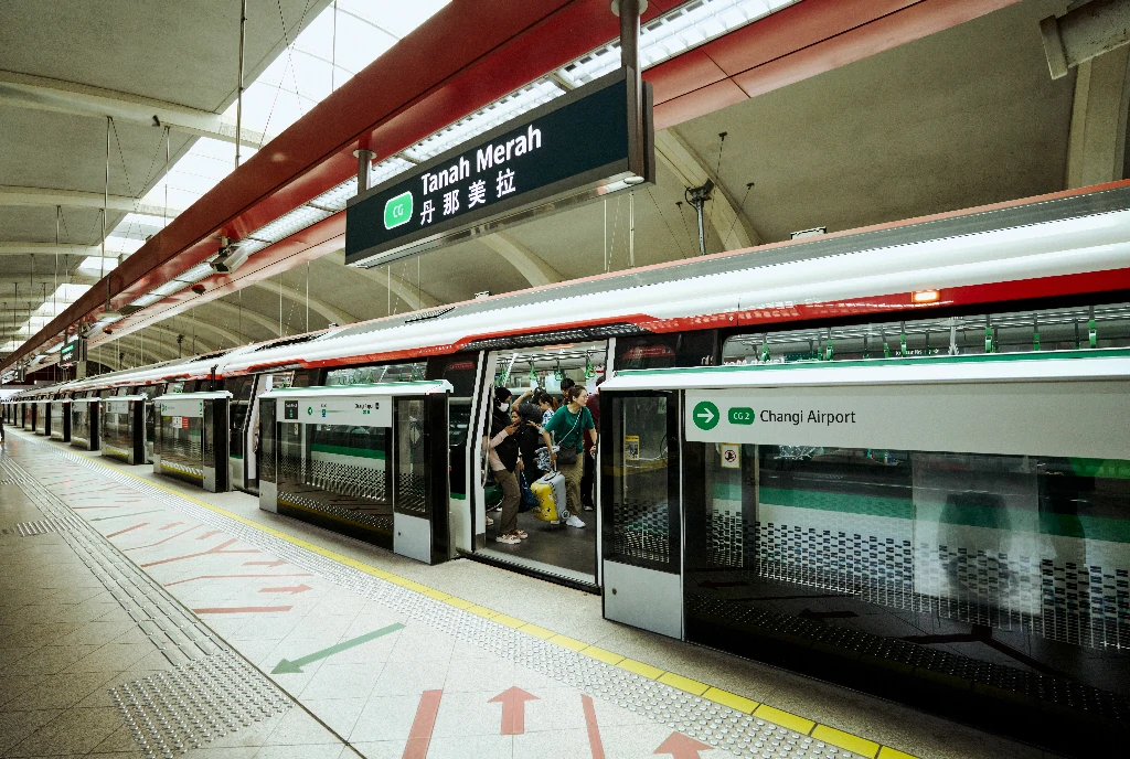 Tàu điện ngầm MRT và LRT tại Kuala Lumpur Malaysia