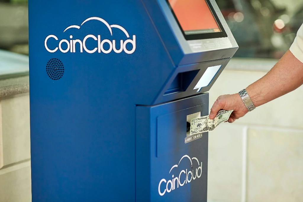Hướng dẫn rút tiền ATM ở nước ngoài