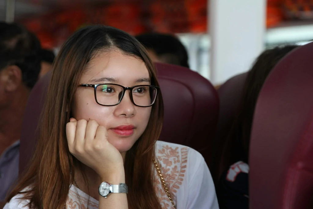 Giải đáp trẻ em có cần eSIM riêng khi đi du lịch không